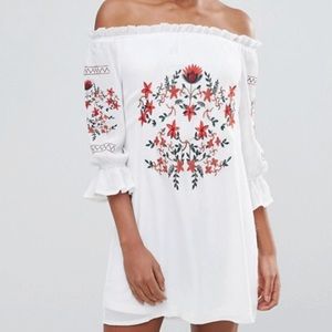 Off Shoulder Embroiderred Dress 🌿